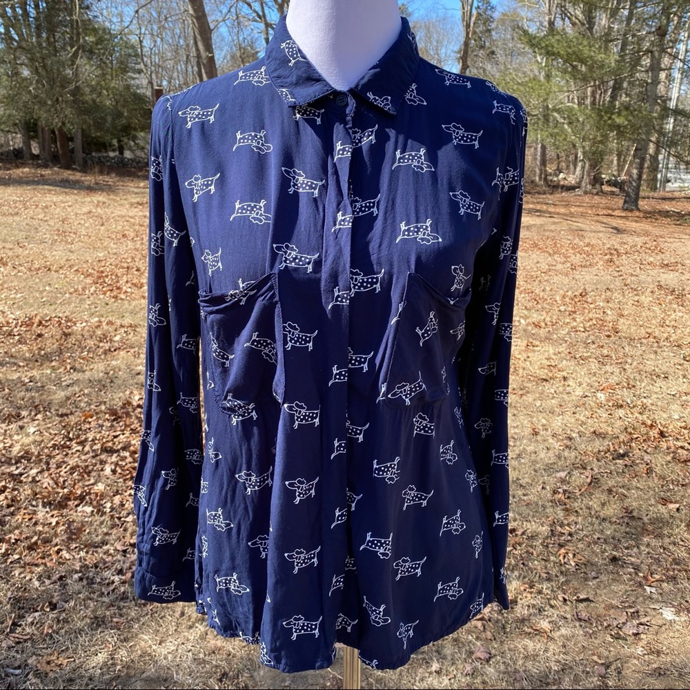 JESSAKAE TOP BLOUSE BLUE WHITE DOG CANINE PRINT Size M